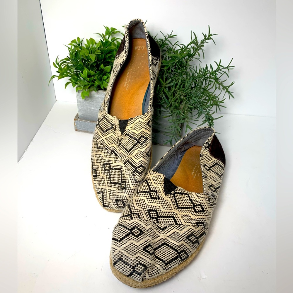 TOMS Black Diamond Jacquard Rope Sole Womens Classic Slip-On Shoes size 7.5